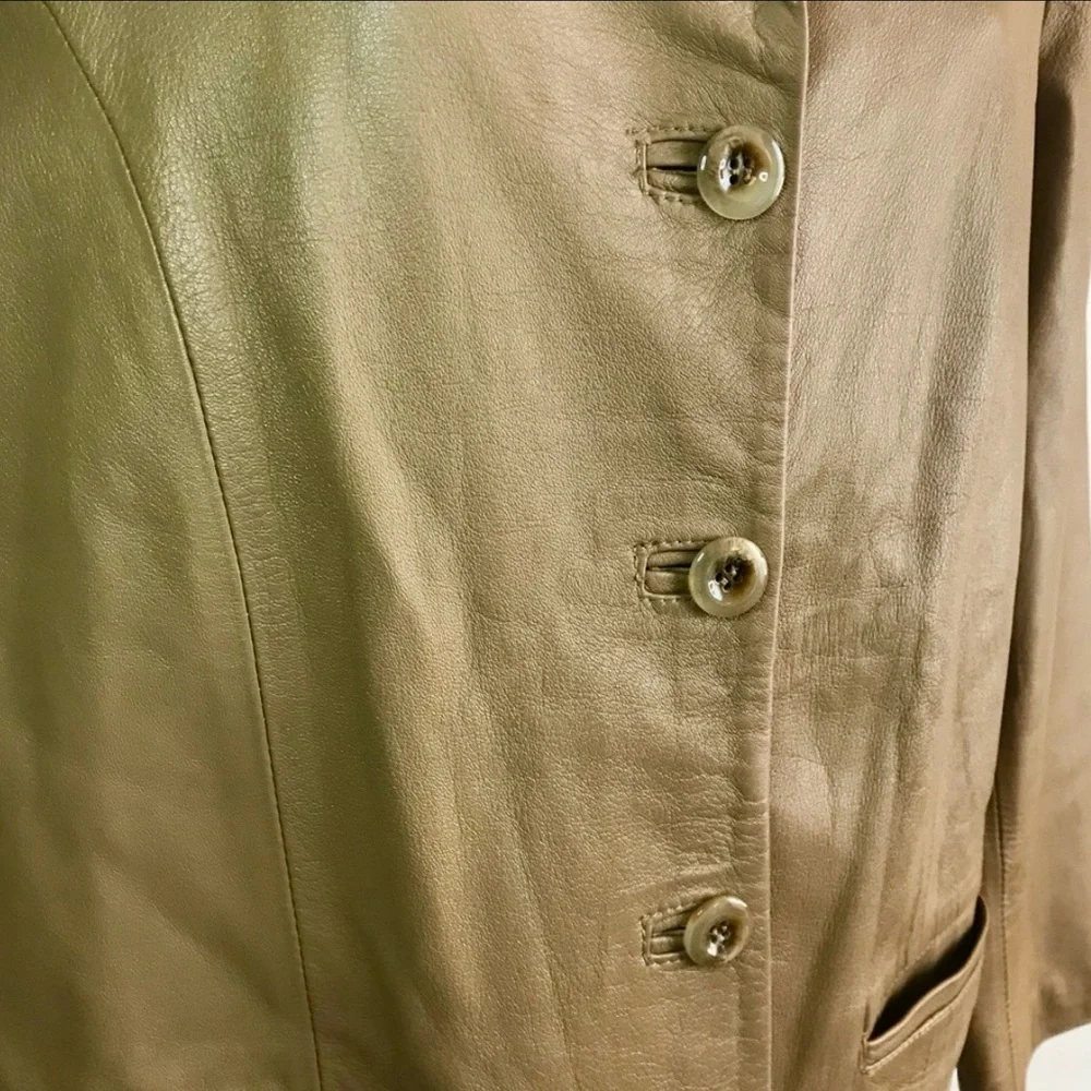 Vtg Women’s 44 10-12 Made in Italy Vera Pelle Tan Leather 4-Button Jacket in EUC - Picture 3 of 16
